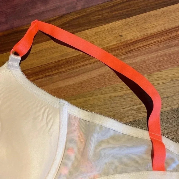 Victoria’s Secret Very Sexy Polka Dot Push-Up Bra, size 36DD - Picture 4 of 7